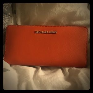 Michael Kors Signature Continental Wallet